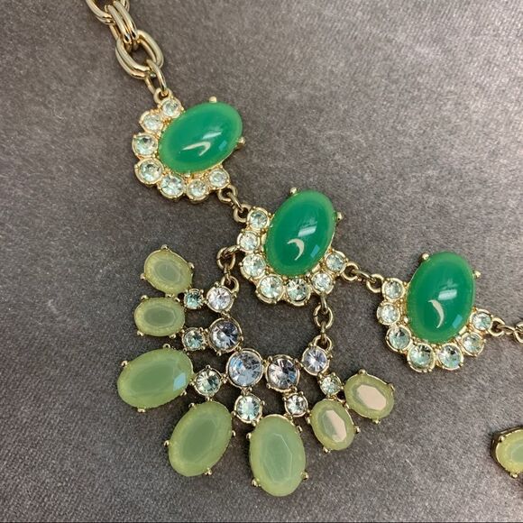 J. Crew green rhinestone Crystal gold-tone statement necklace - Picture 4 of 9
